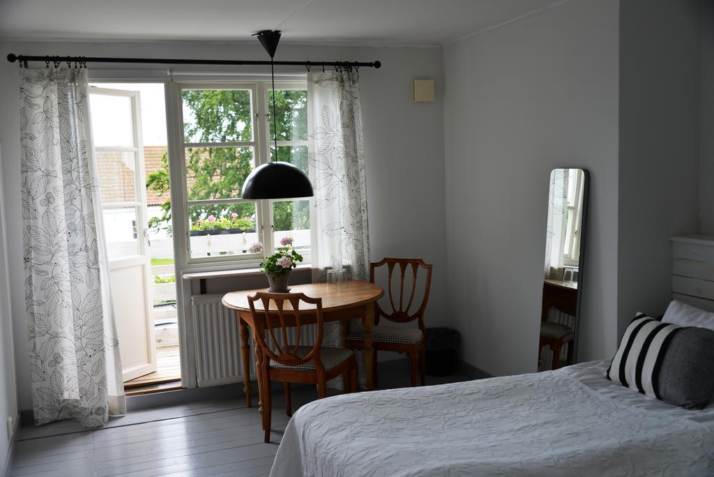 Onkel Enkels Pensionat Tomelilla Kamer foto